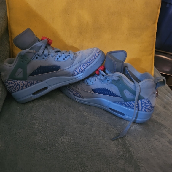 Jordan Spizike Low Houston Oilers Kids Sneakers in Gray and Blue. 4.5Y Unisex - Picture 8 of 14